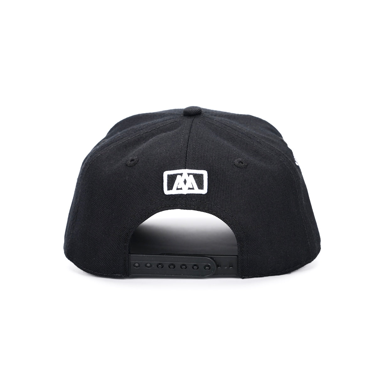 ‘7’ Premium SnapBack - Black/White
